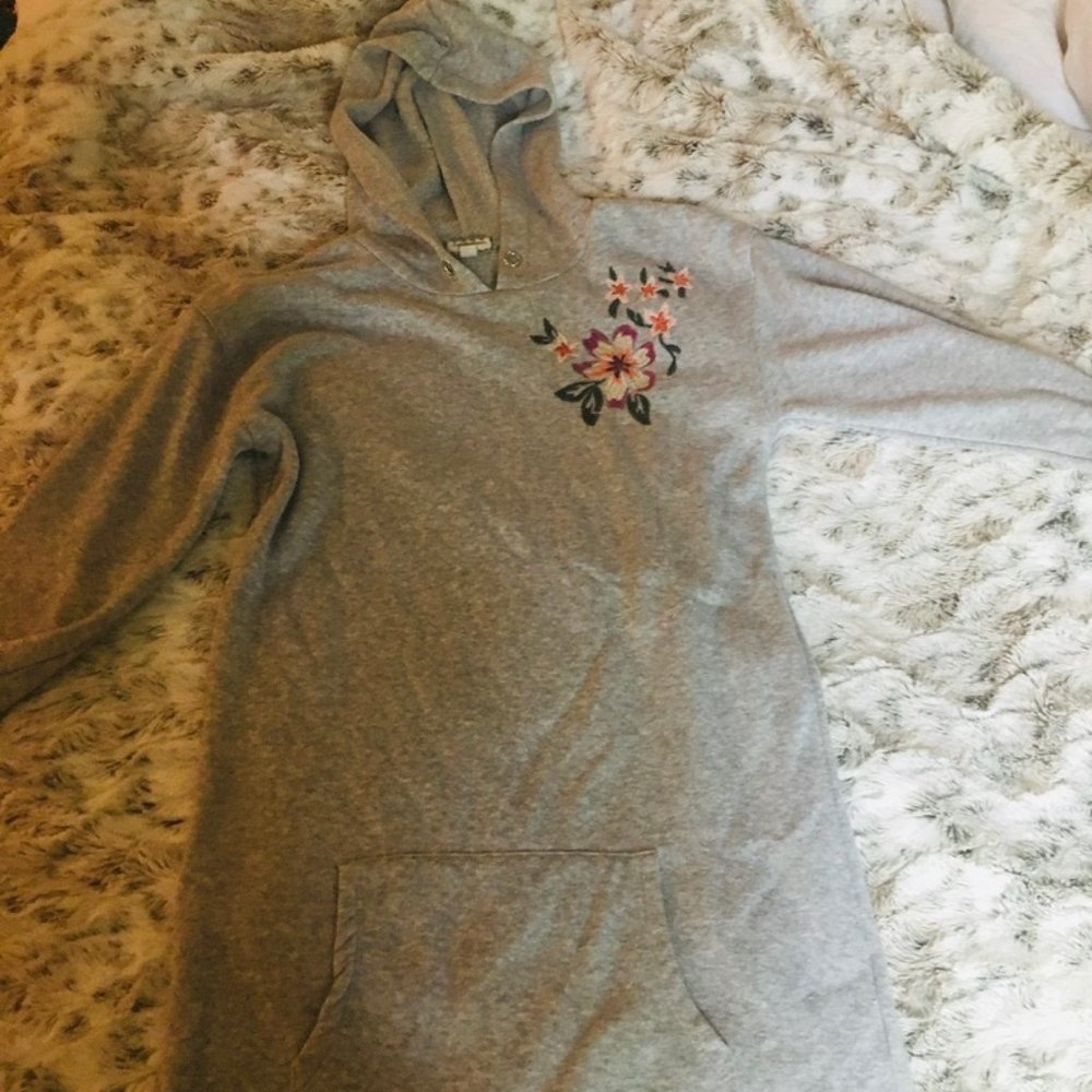 Long sweatshirt